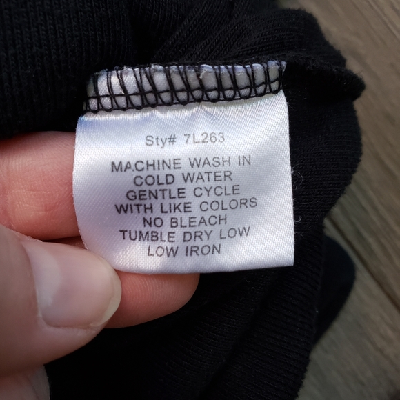 Black basic cardigan with pockets 🖤 - Picture 4 of 4